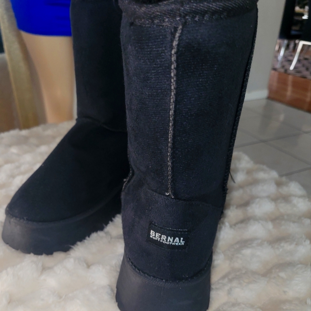 Women's Black Winter Boots - Picture 7 of 10